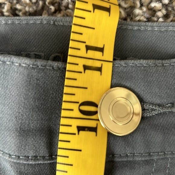 5/$25 RYEGRASS high-waisted, semi-flare denim jean size 4 - Picture 7 of 8